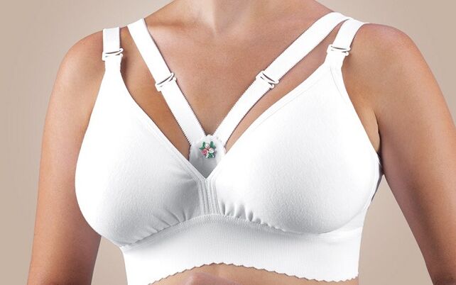 soutien-gorge chirurgical après augmentation mammaire en plastique